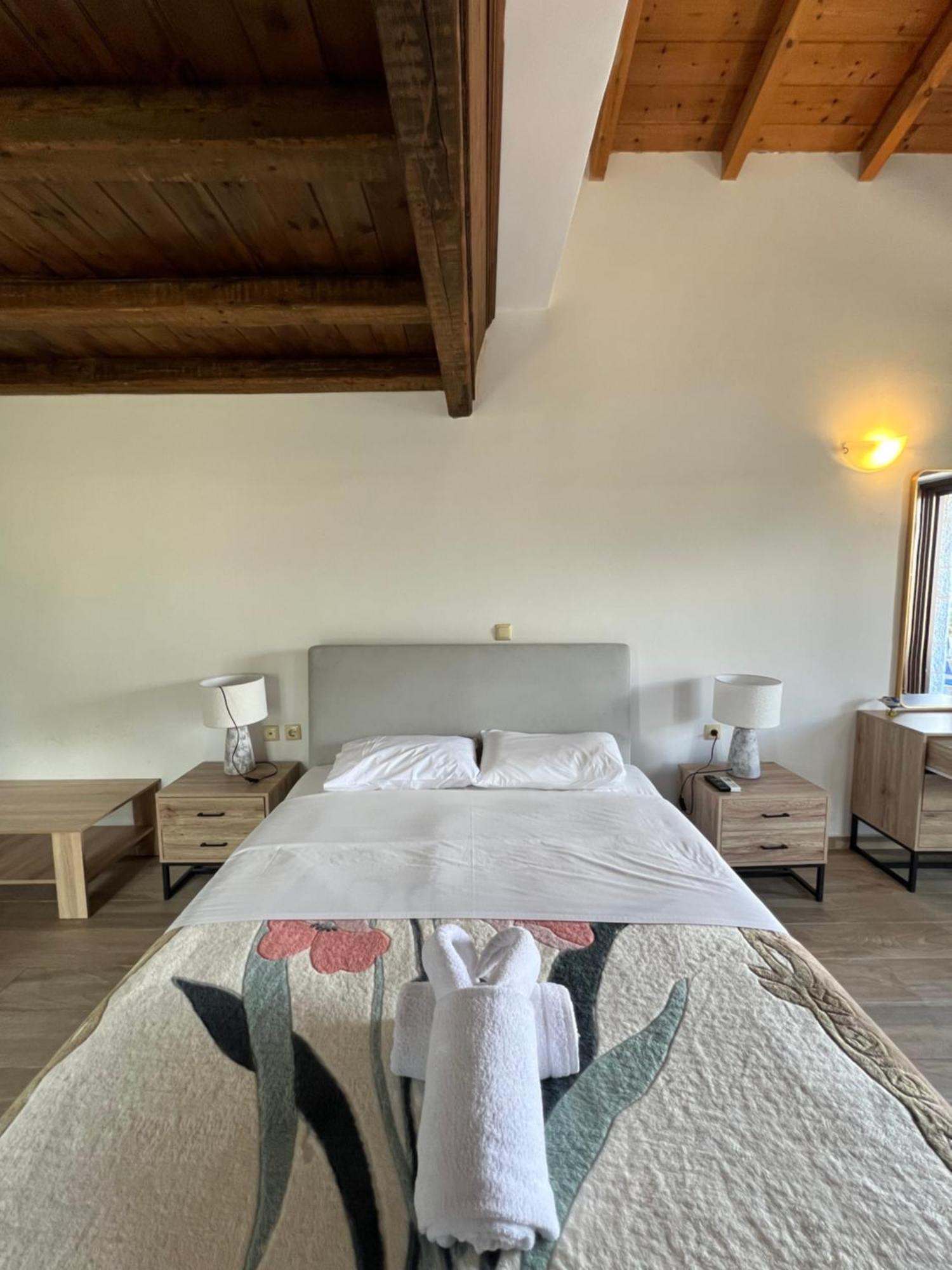Koukouri Suites Areopoli Buitenkant foto